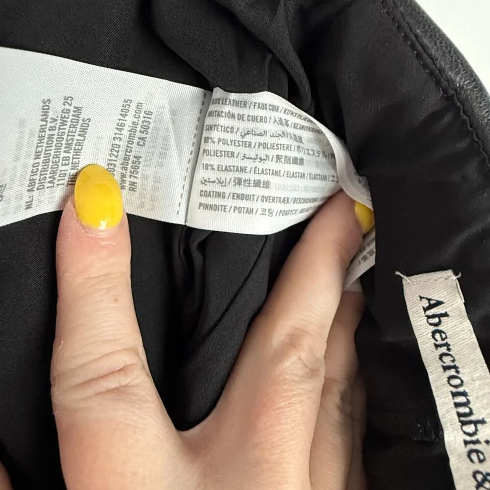Abercrombie & Fitch Vegan Leather Mini Skort Skirt Black Size Small S EUC - Picture 12 of 12